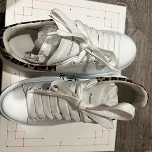 Alexander McQueen only worned like 3 times. Looks pretty good.